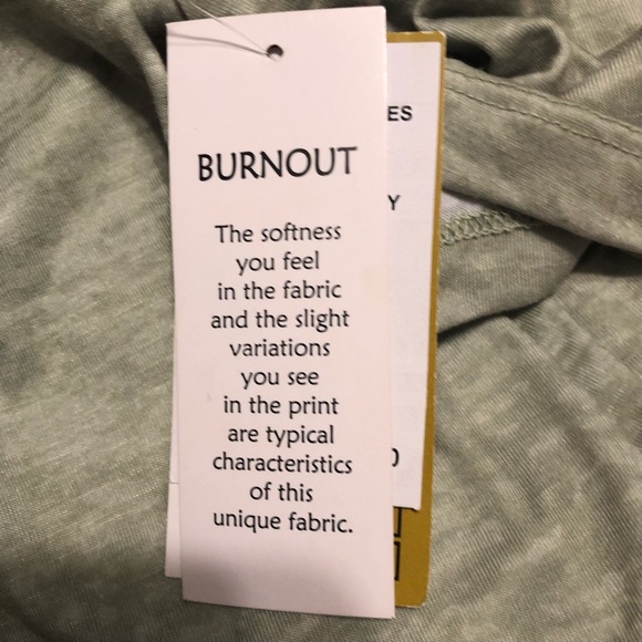 C D Sport shortsleeved light green top with a gathered round neckline Size S - Picture 9 of 11